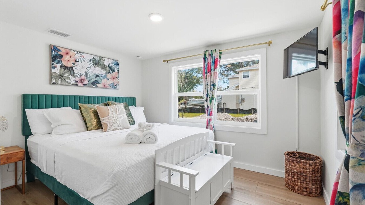 Photo of Bedroom in Weeki Wachee Gardens