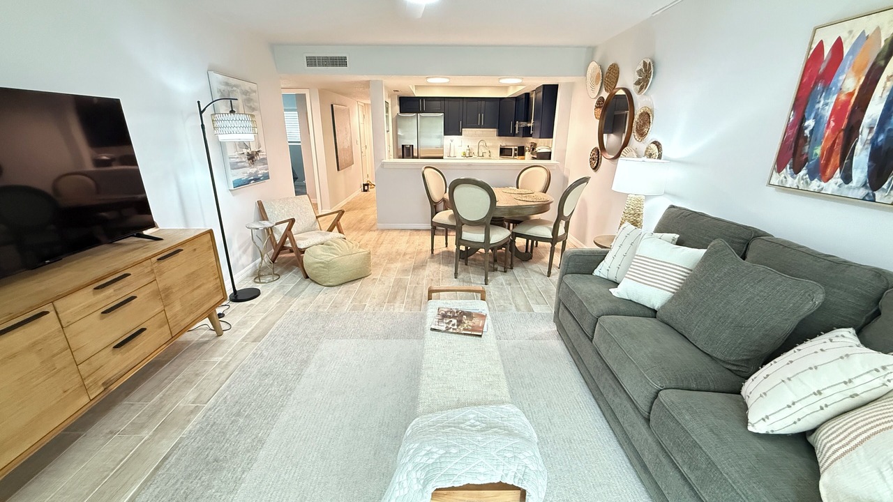 Photo of Livingroom in Crescent Beach