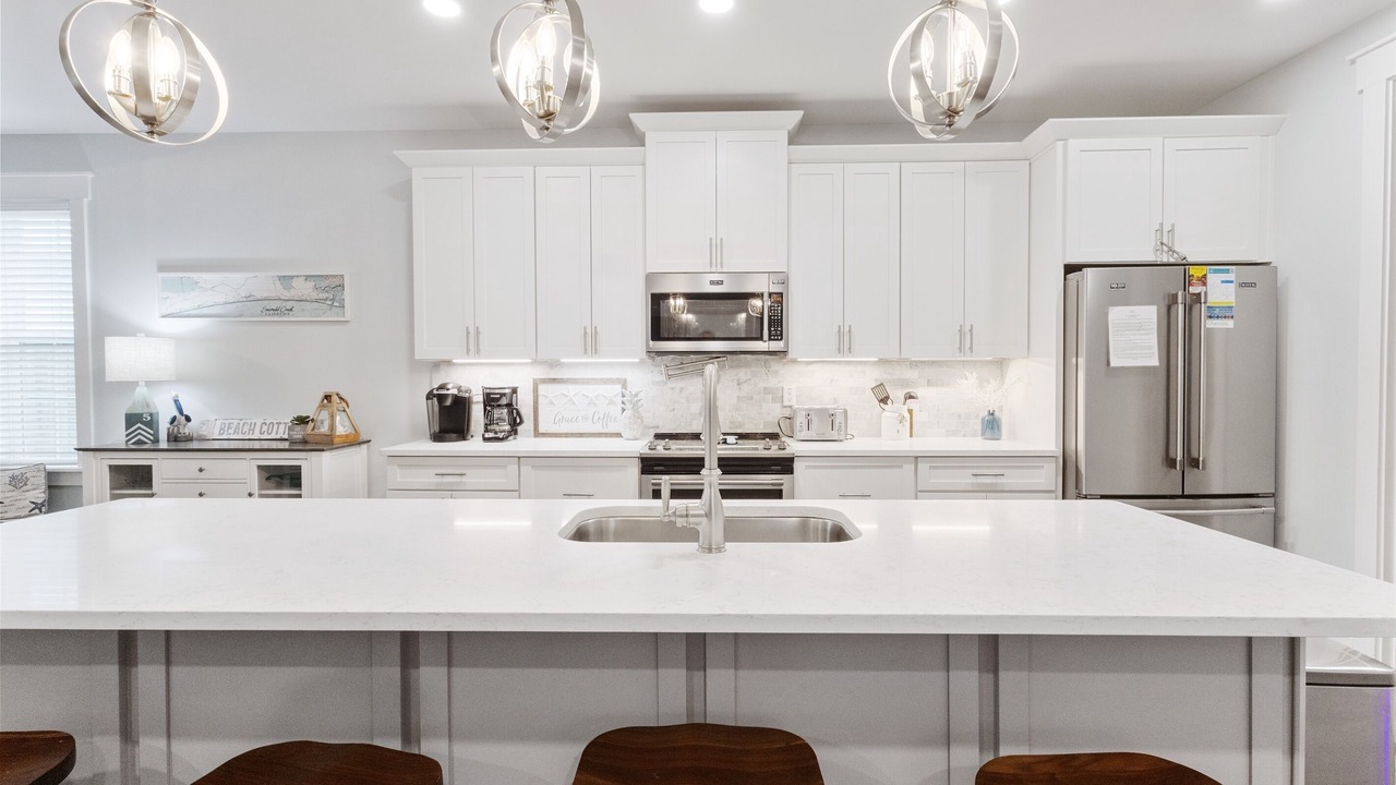 Photo of Kitchen in Laguna Beach Estates