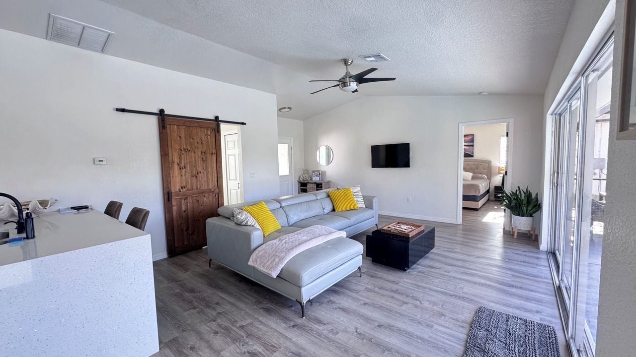 Photo of Livingroom in Long Meadow