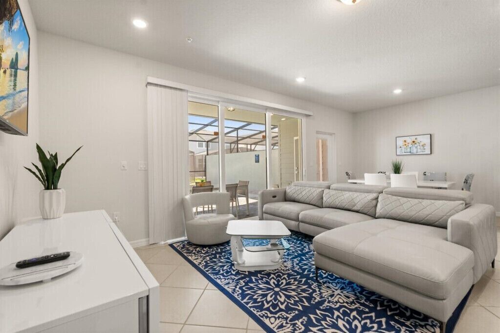 Photo of Livingroom in Four Corners