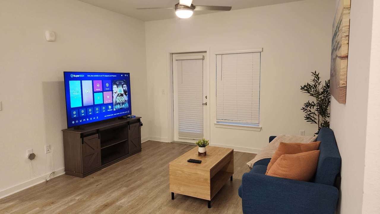 Photo of Livingroom in Golden Glades - The Woods