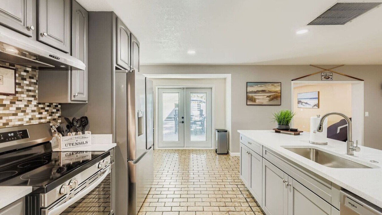 Photo of Kitchen in Town N County Park