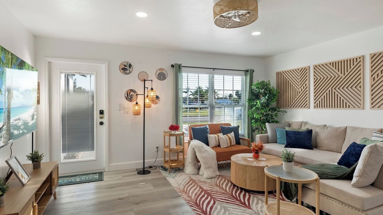 Photo of Livingroom in Apollo Beach