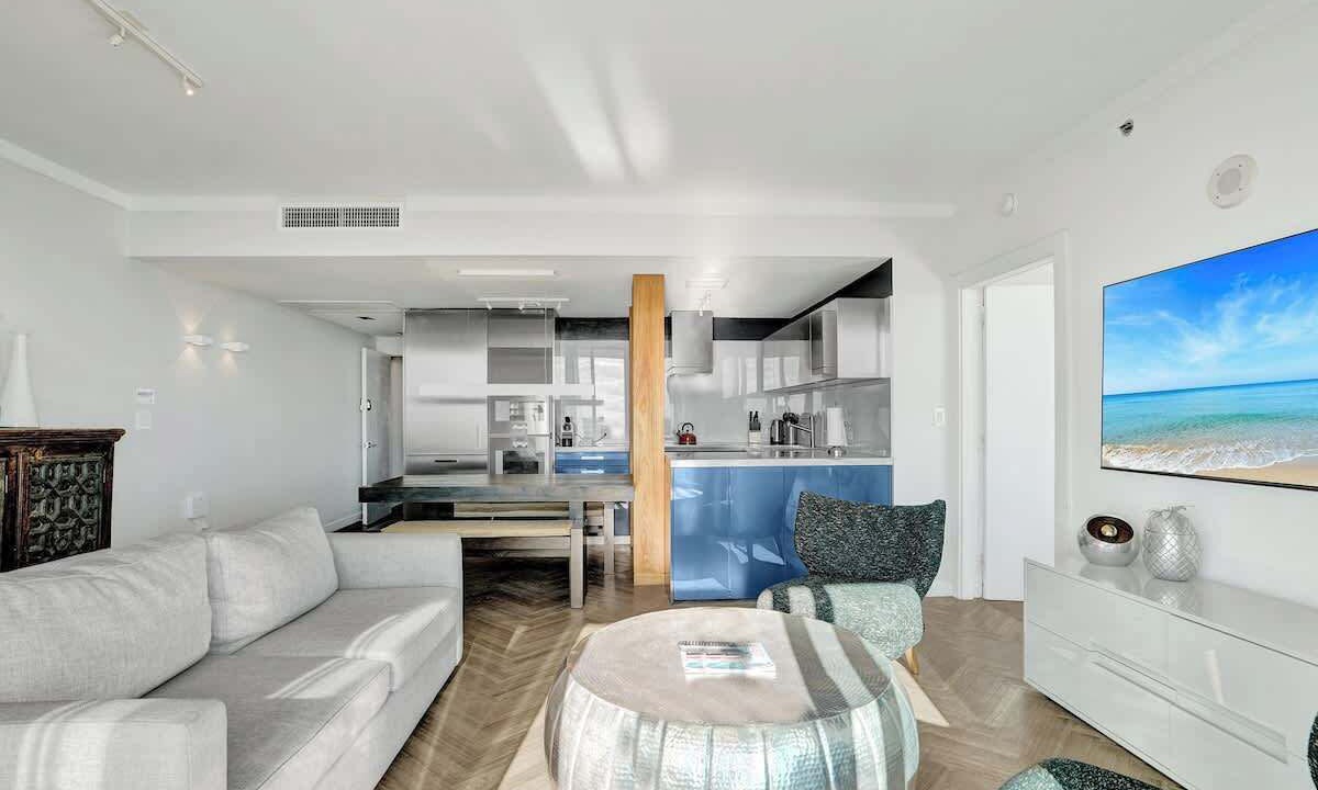 Photo of Livingroom in Coconut Grove