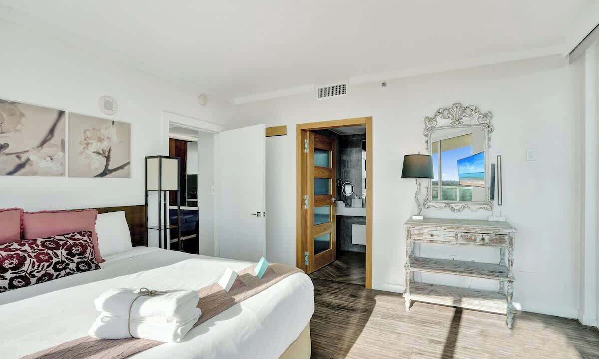Photo of Bedroom in Coconut Grove