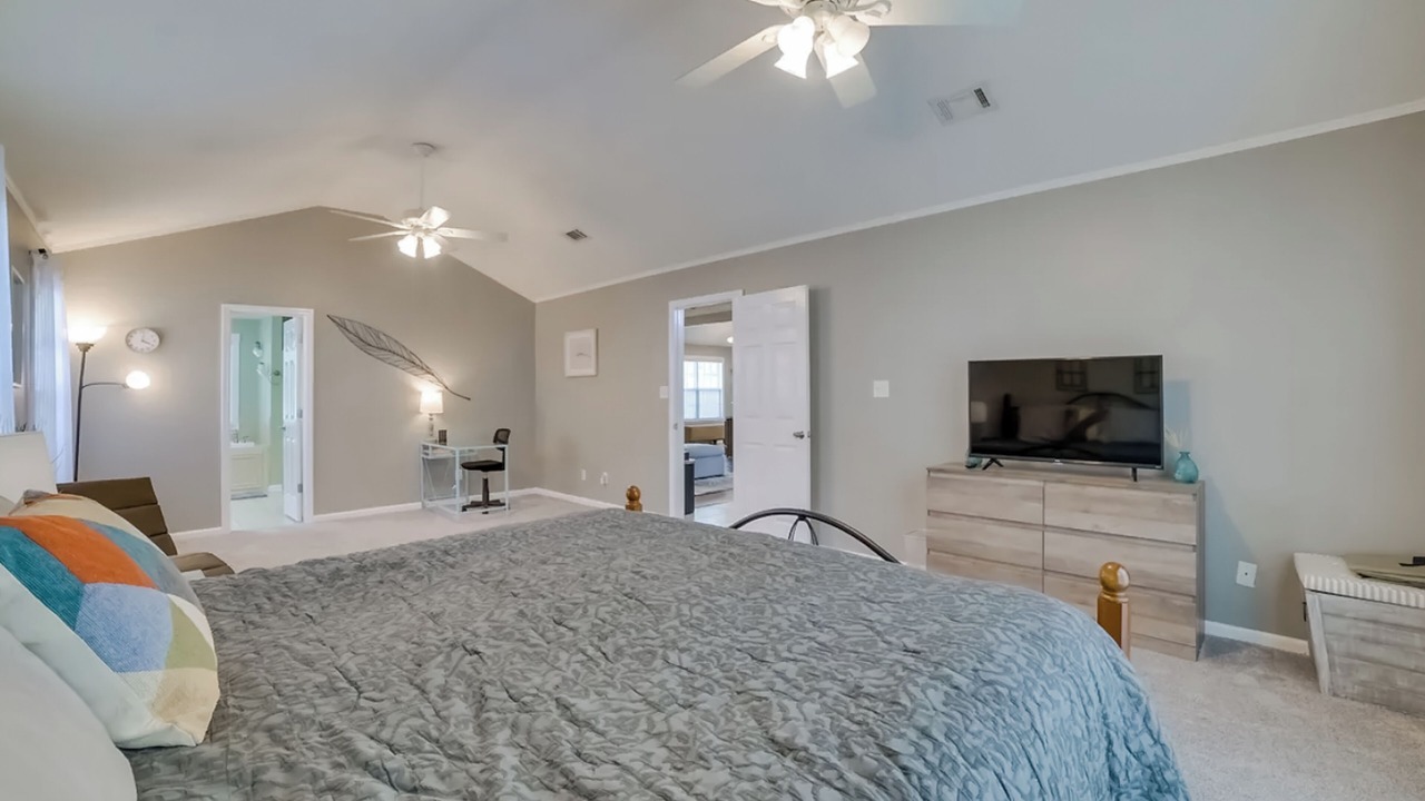 Photo of Bedroom in Valdosta