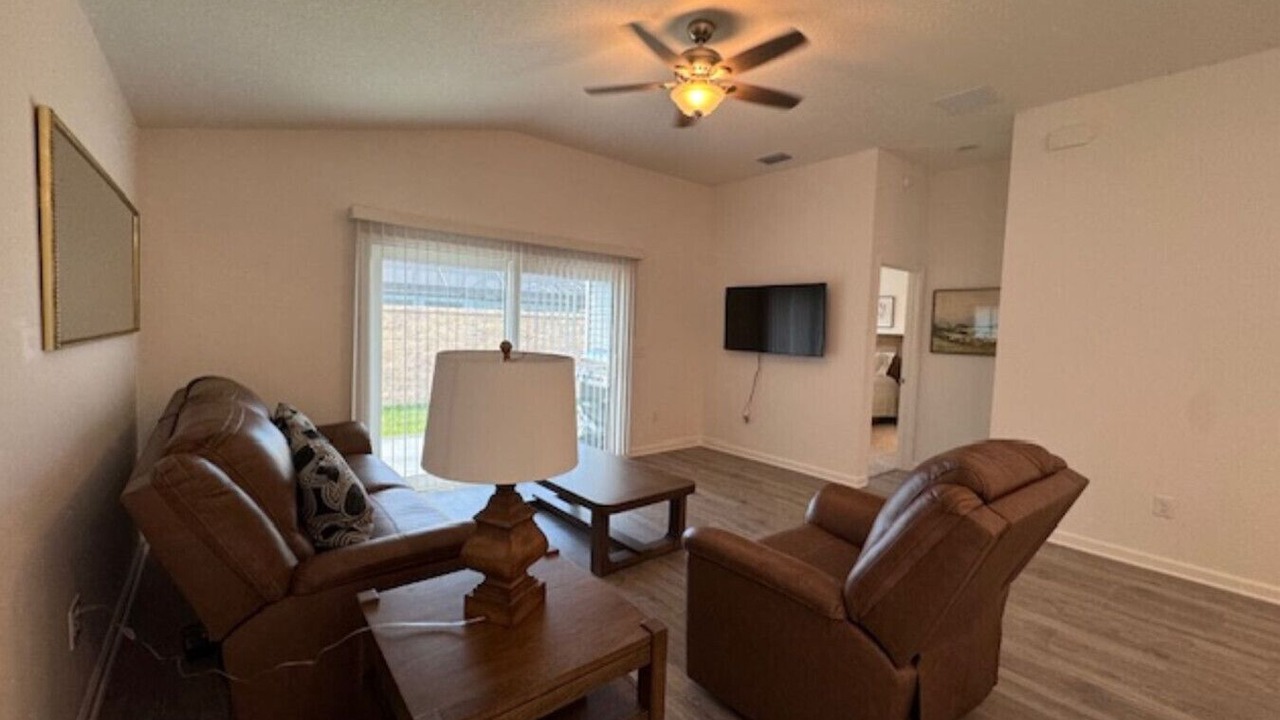 Photo of Livingroom in Candler