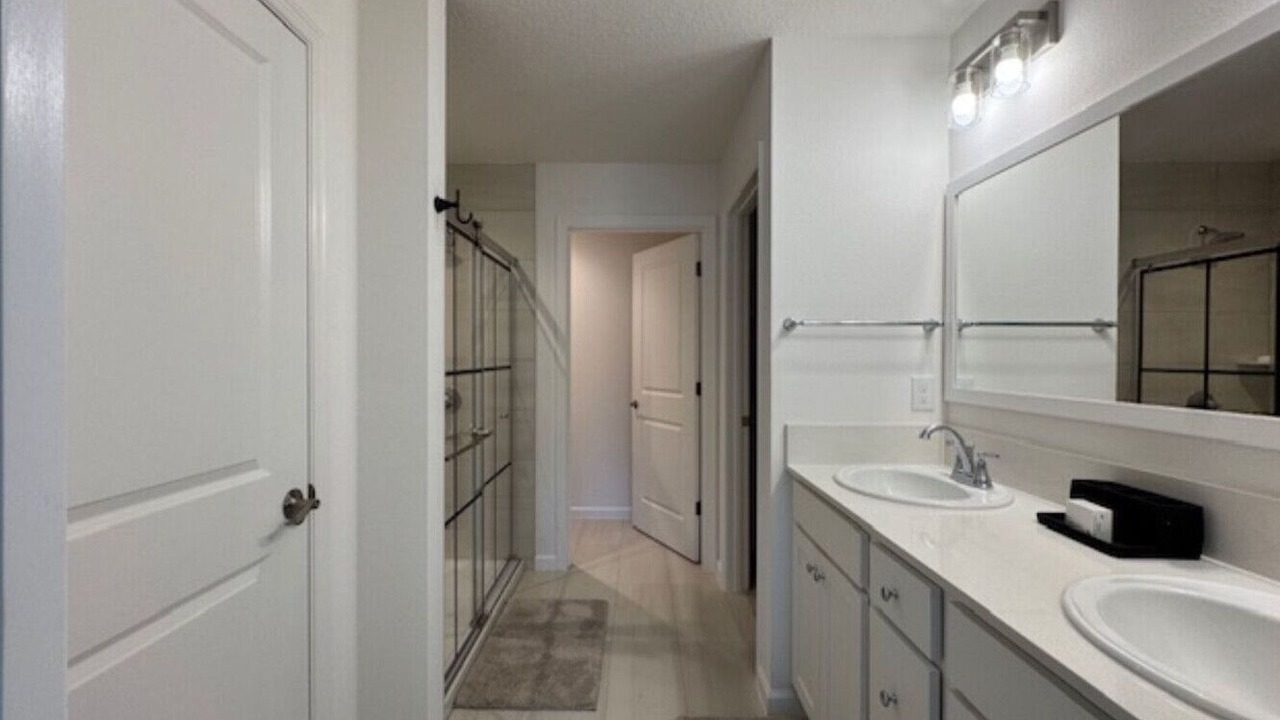 Photo of Bathroom in Candler