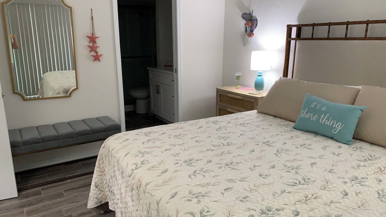 Photo of Bedroom in Mid Island