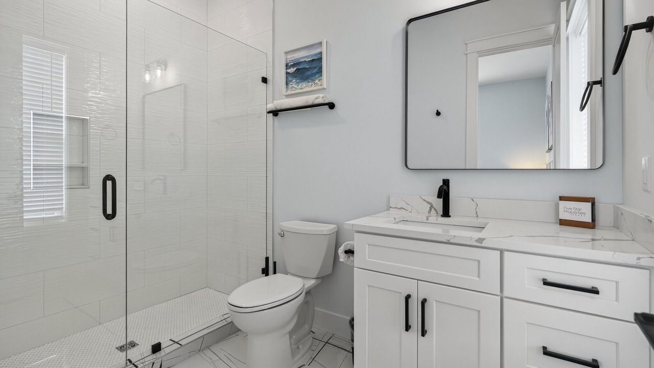 Photo of Bathroom in Gulfview Heights