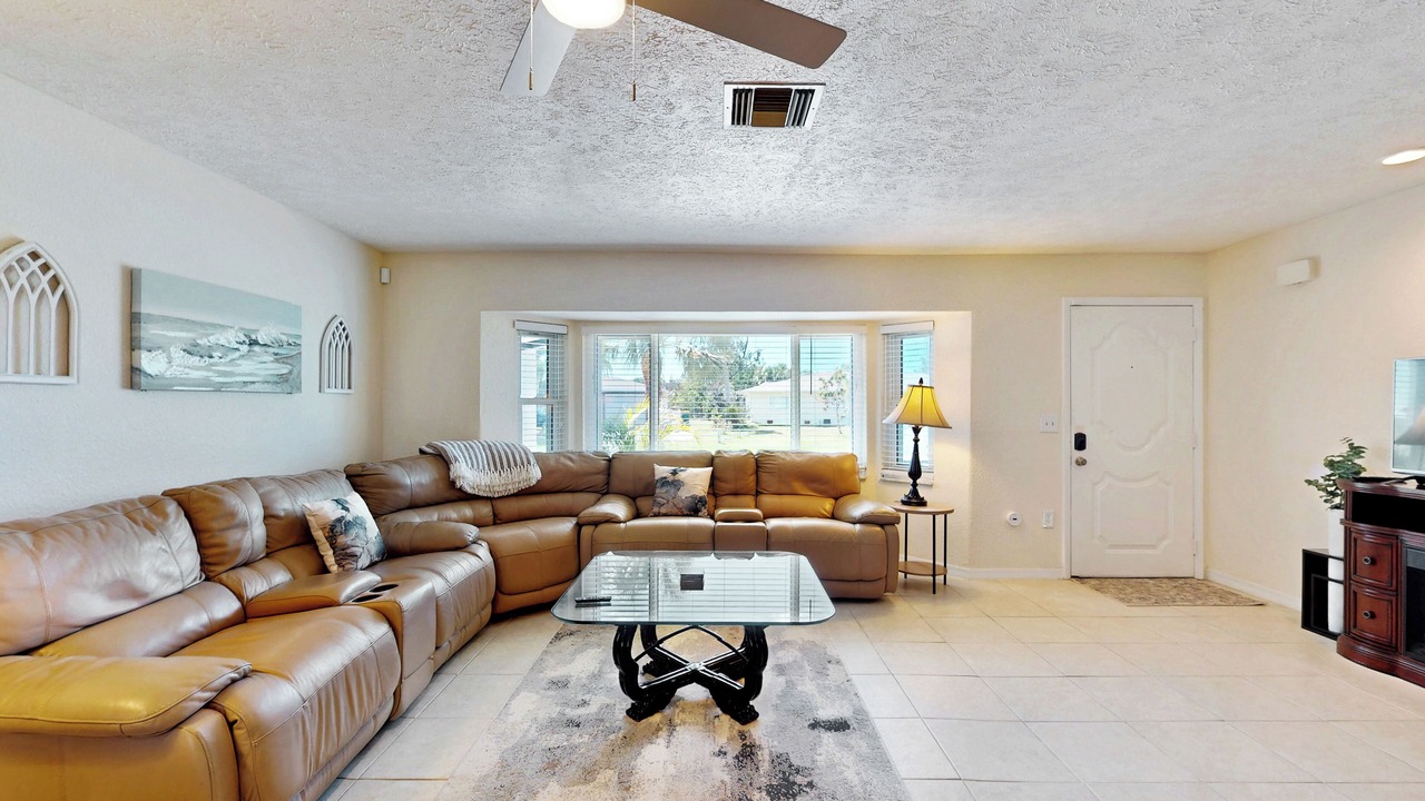 Photo of Livingroom in Oakland Hills