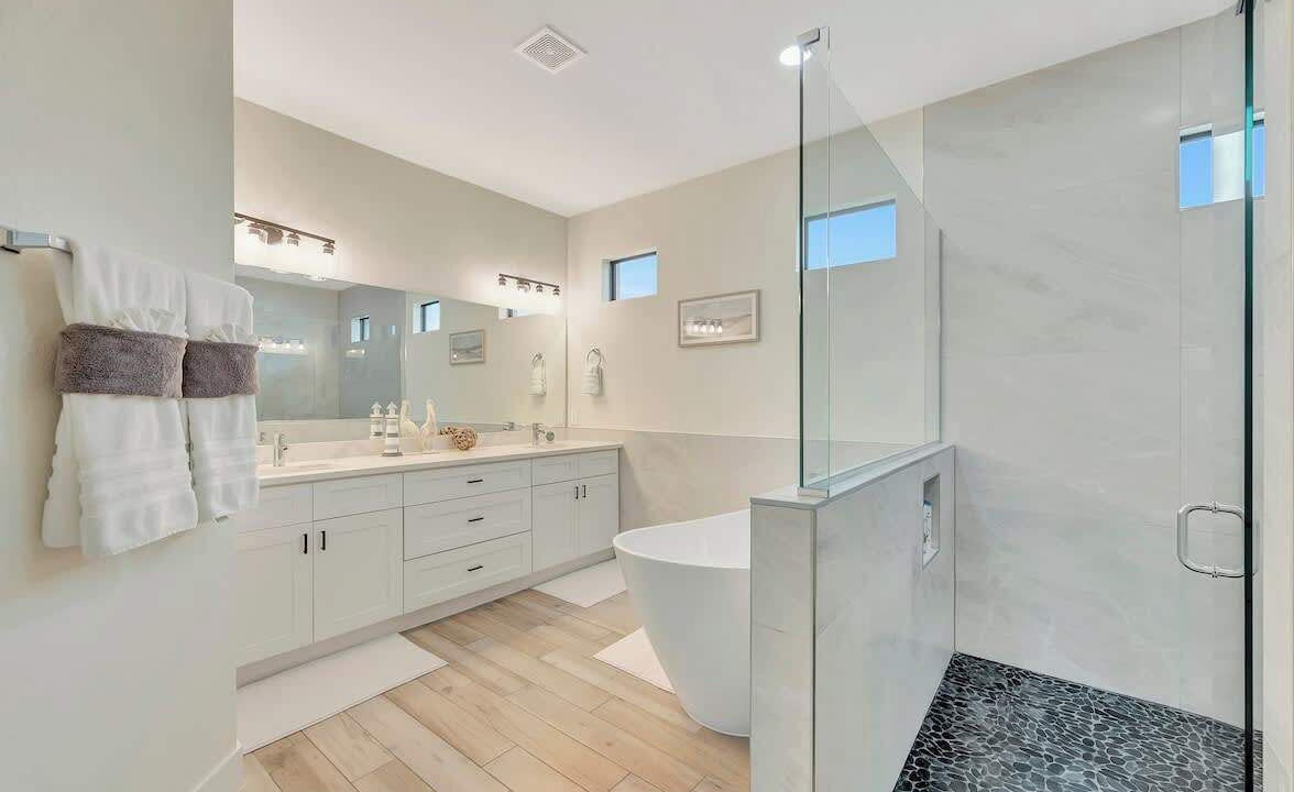 Photo of Bathroom in Bonita Springs
