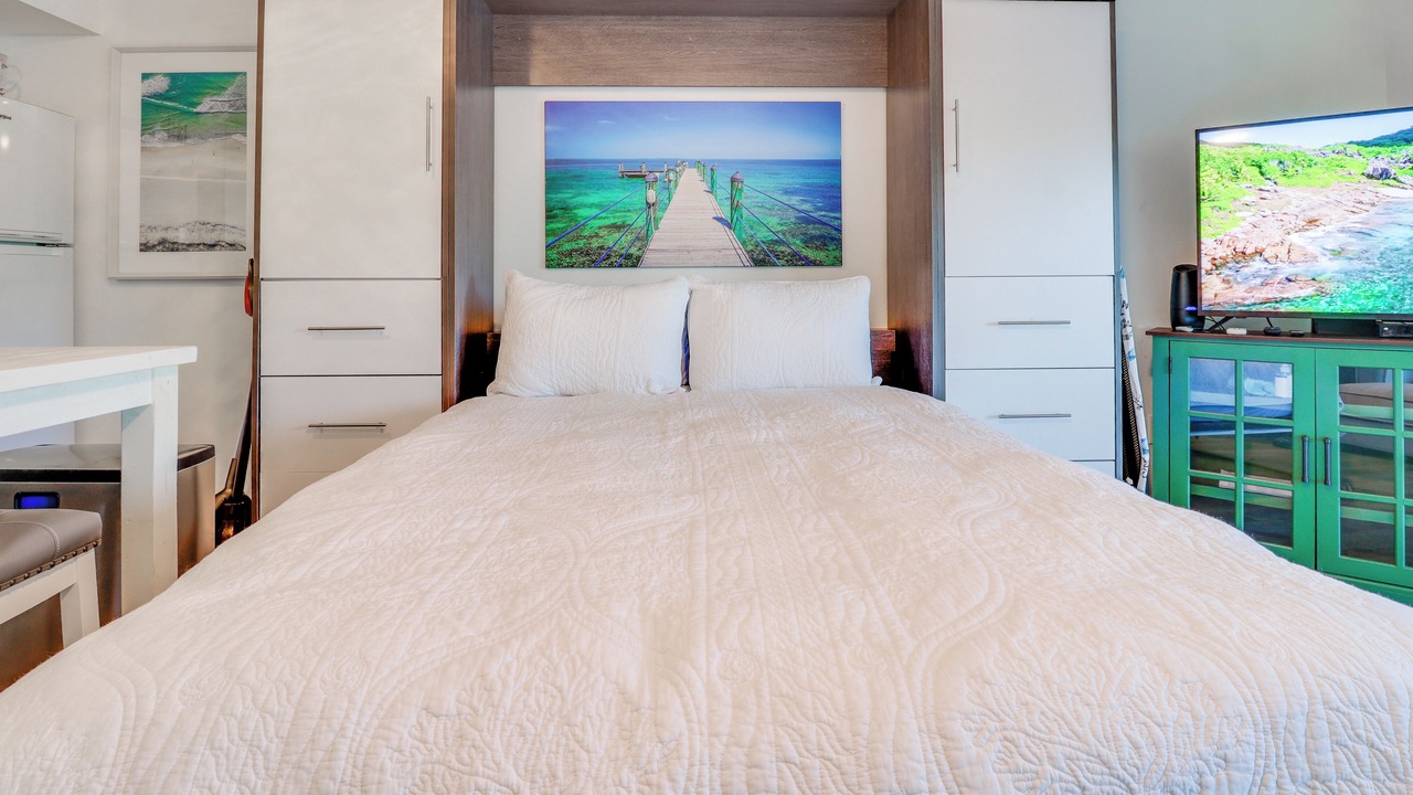 Photo of Bedroom in Point East