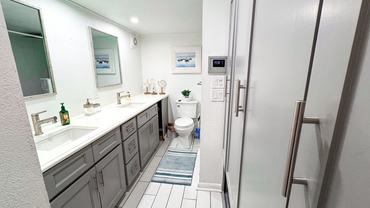 Photo of Bathroom in Point East