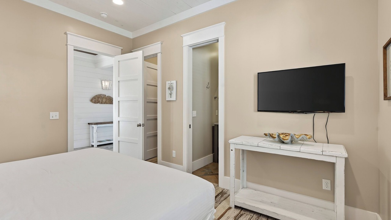 Photo of Bedroom in Forest District