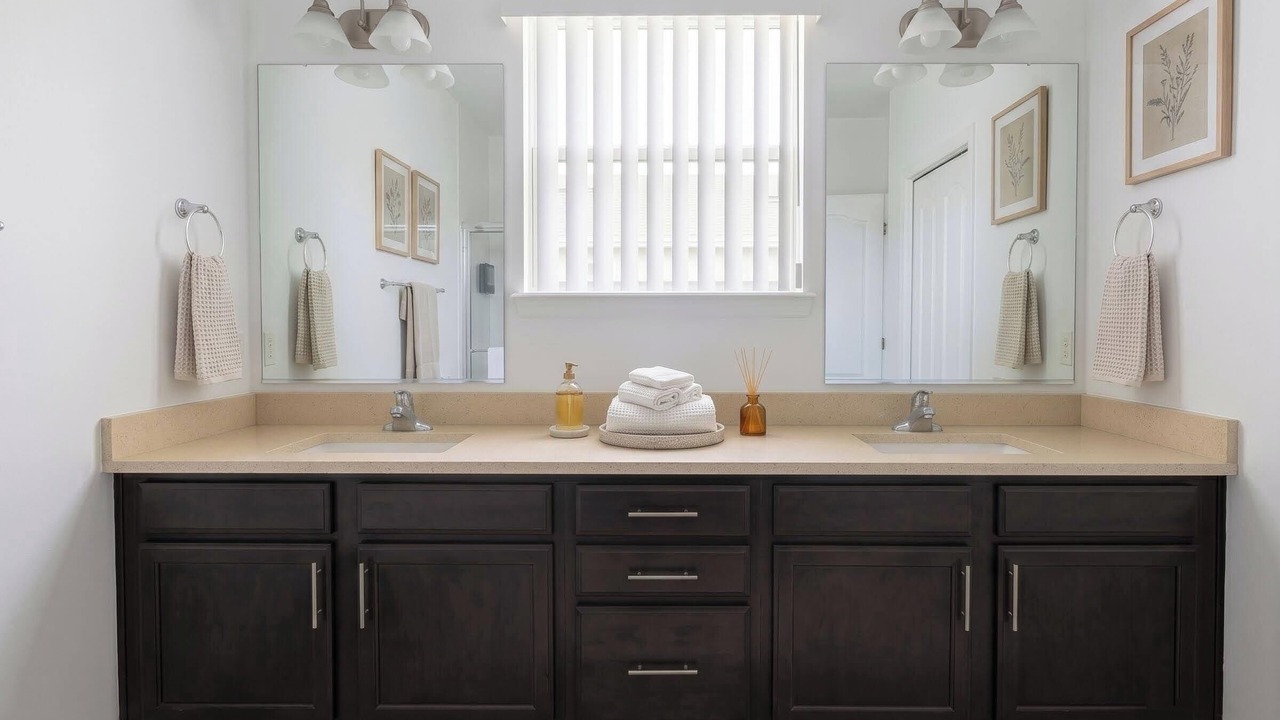 Photo of Bathroom in Buena Ventura Lakes
