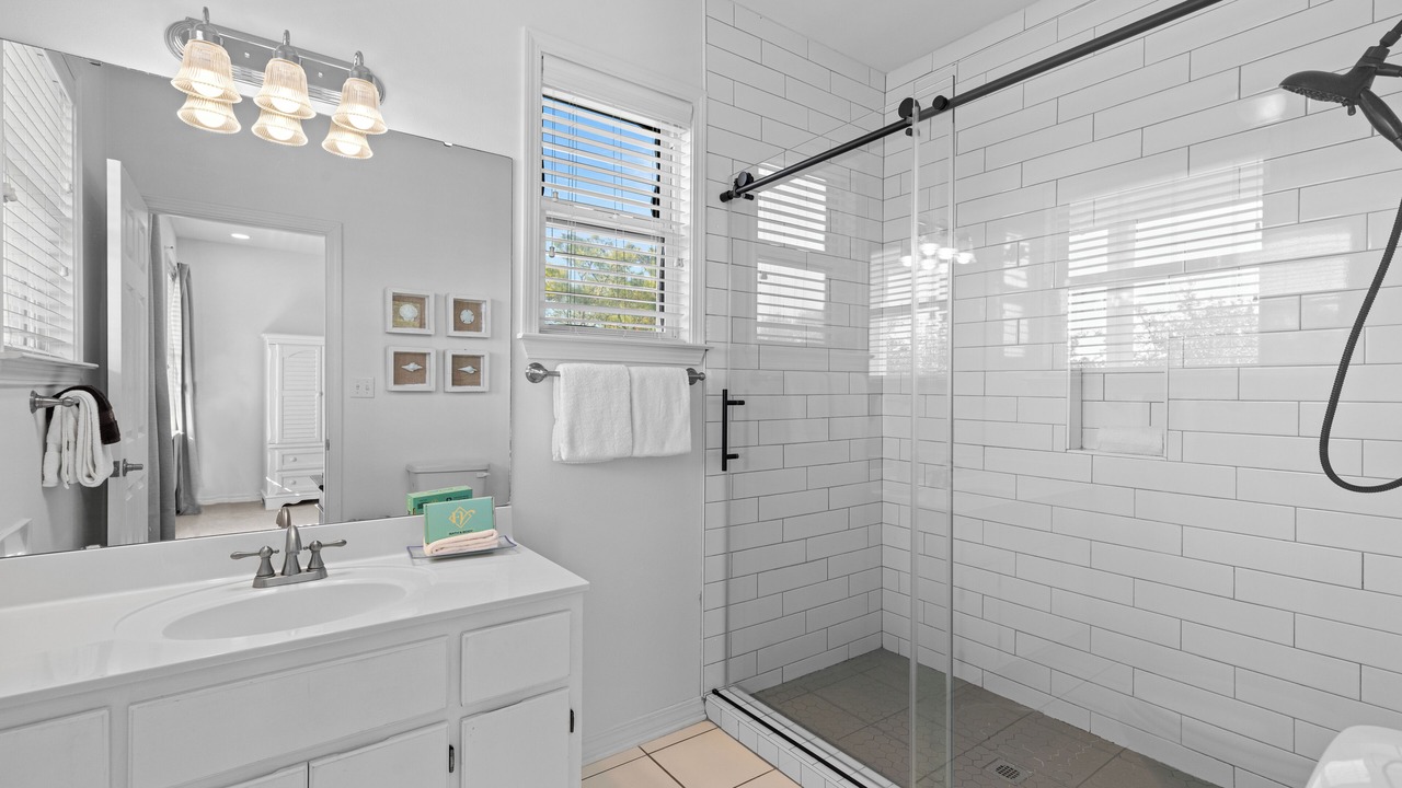 Photo of Bathroom in Gulfview Heights