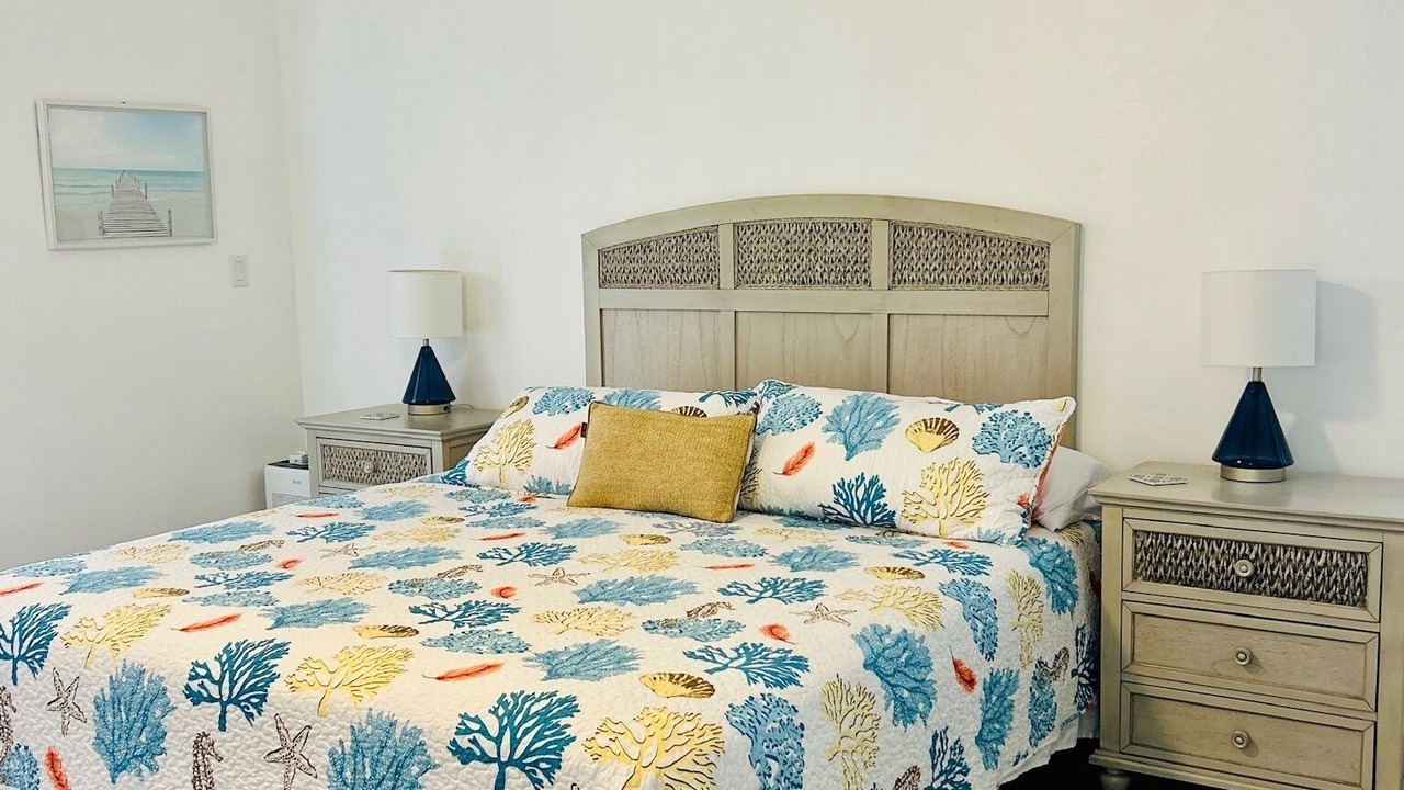 Photo of Bedroom in Caloosahatchee
