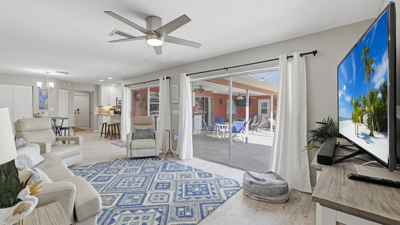 Photo of Livingroom in Caloosahatchee