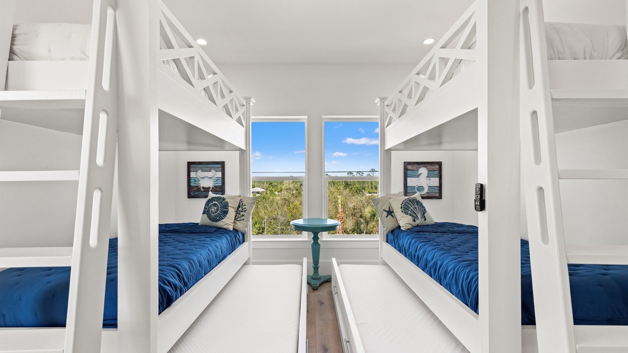 Photo of Bedroom in Mexico Beach