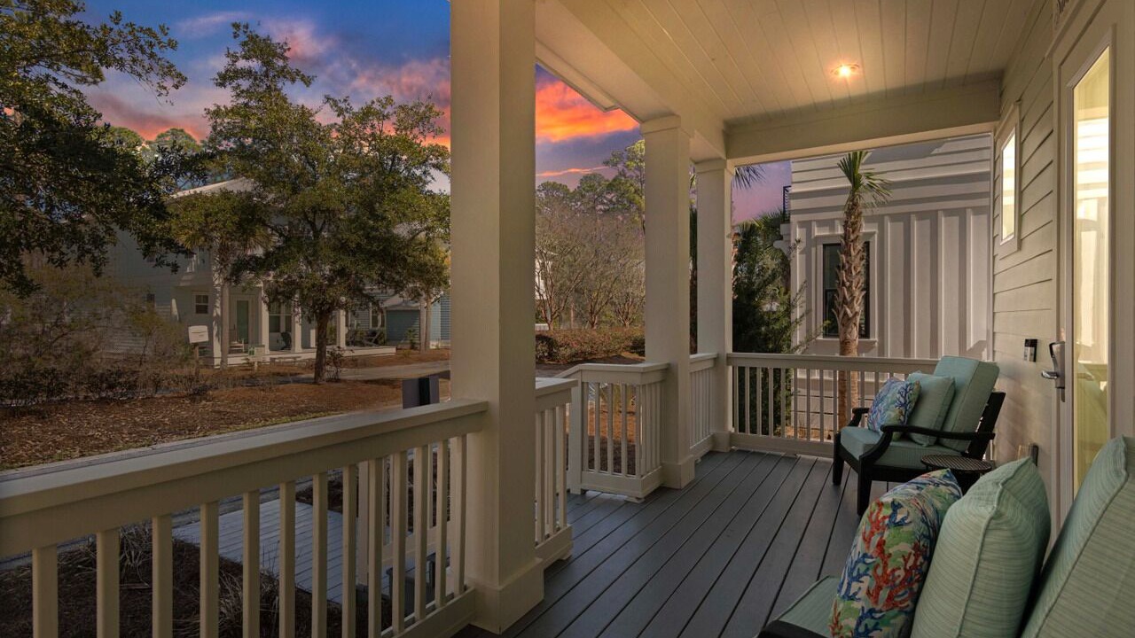 Photo of Patio Balcony in Treetop