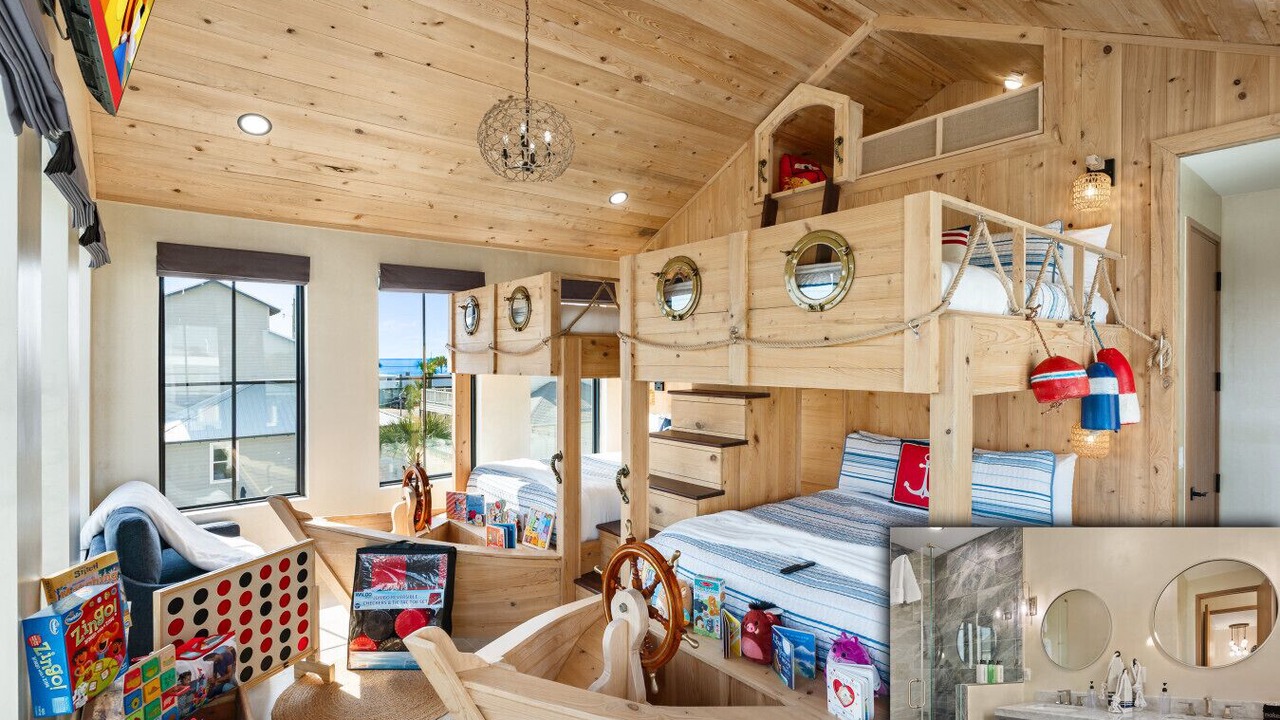 Photo of Bedroom in Crystal Beach