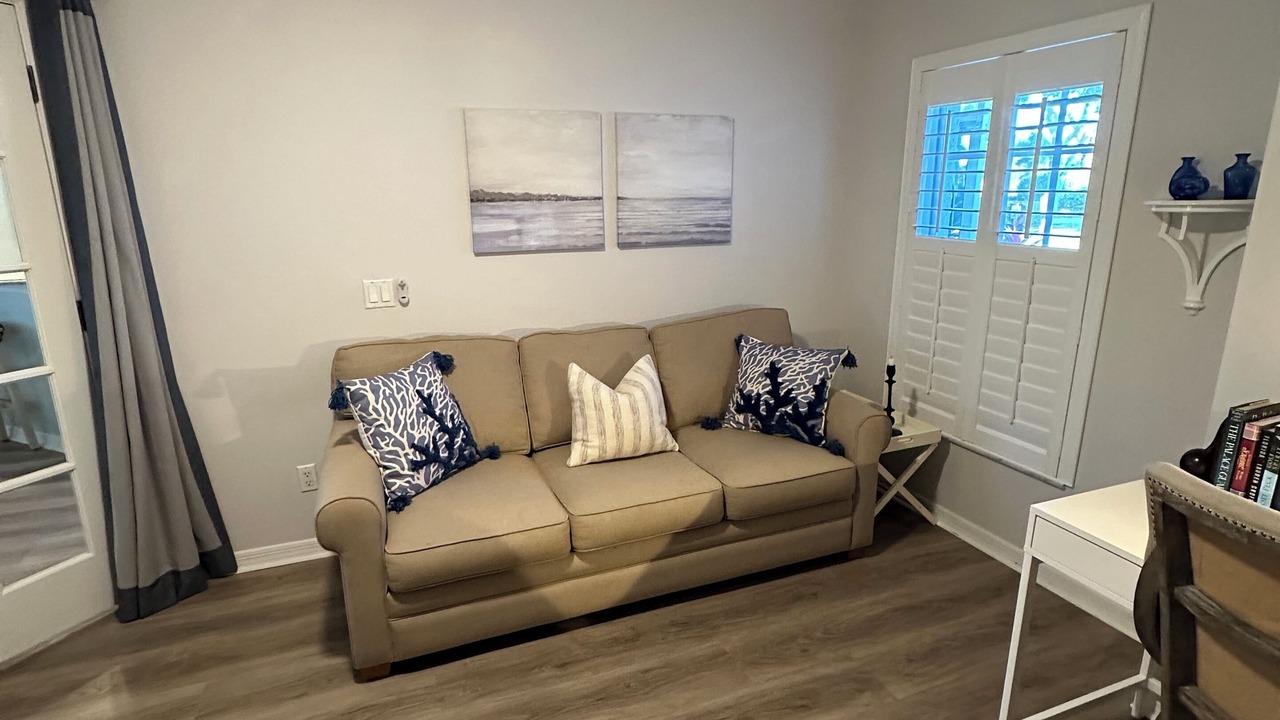 Photo of Livingroom in Naples