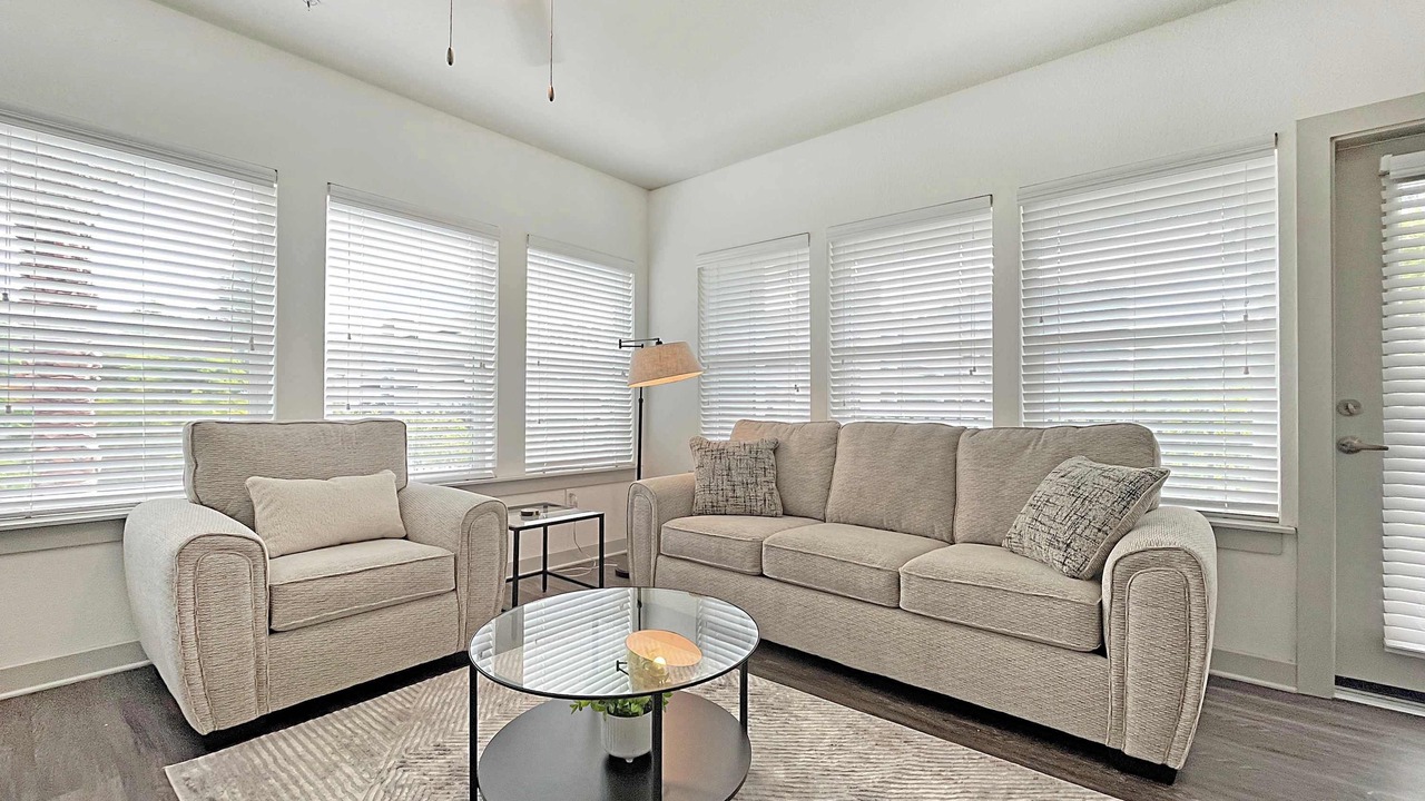 Photo of Livingroom in Carver City - Lincoln Gardens