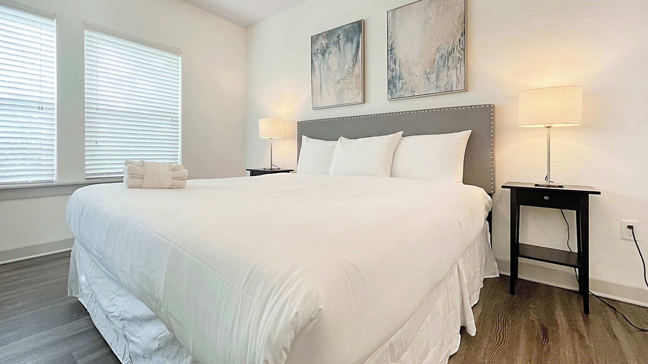 Photo of Bedroom in Carver City - Lincoln Gardens