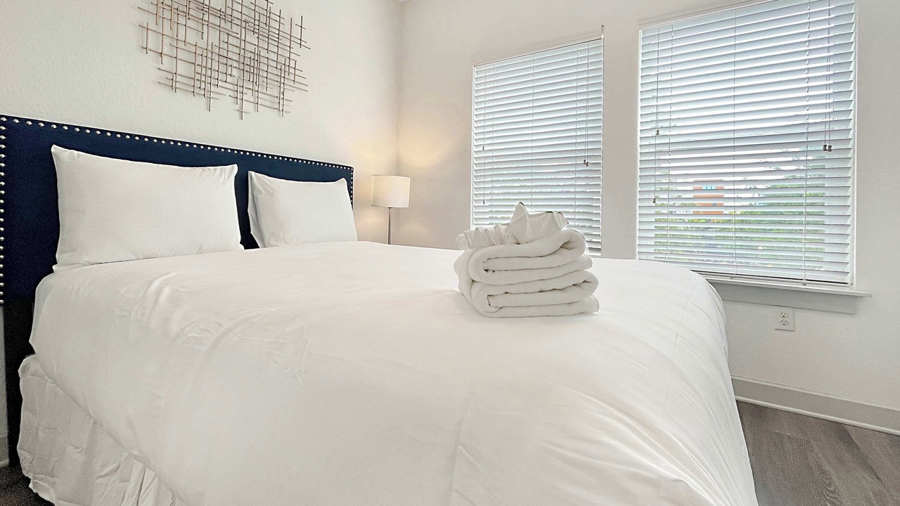 Photo of Bedroom in Carver City - Lincoln Gardens