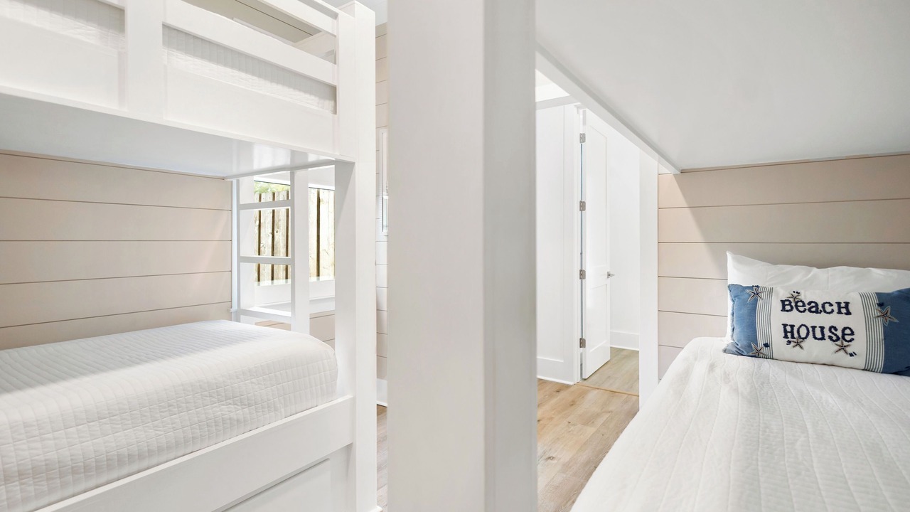 Photo of Bedroom in Gulfview Heights