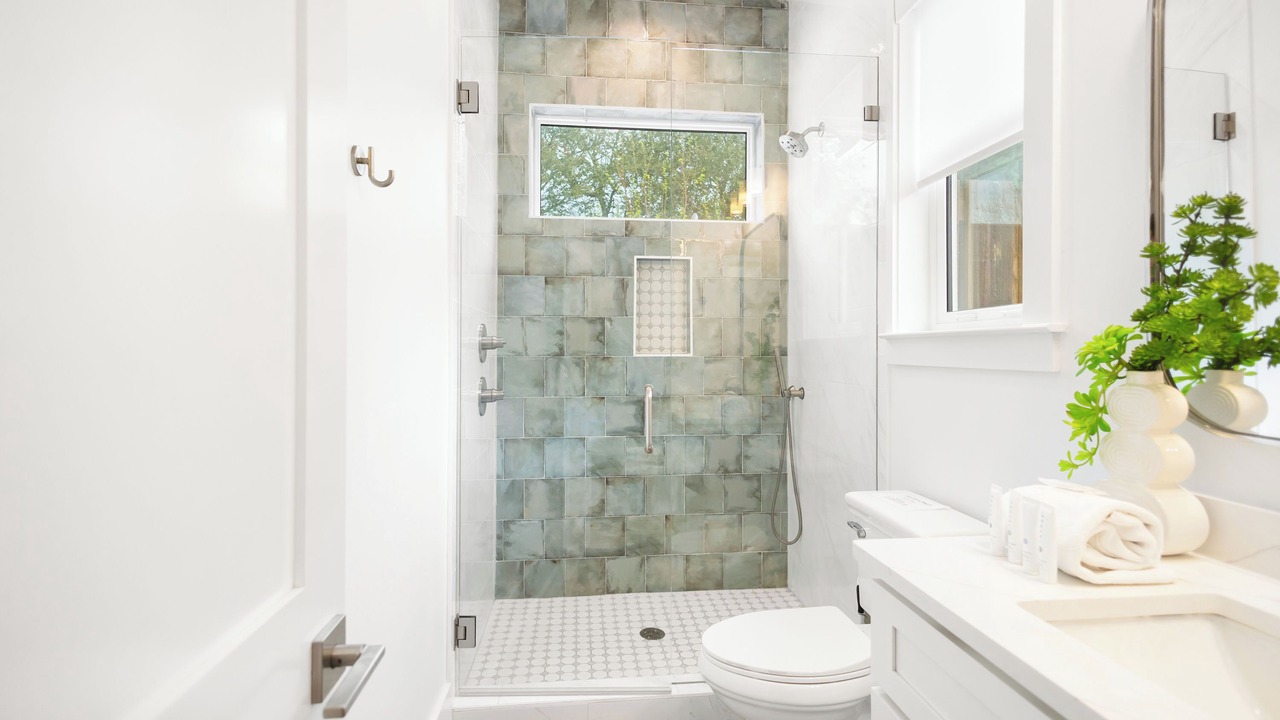 Photo of Bathroom in Gulfview Heights