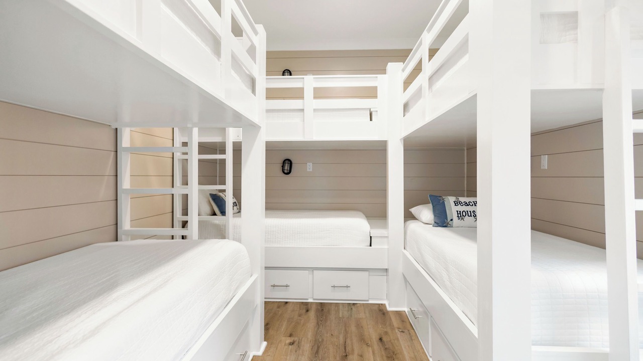 Photo of Bedroom in Gulfview Heights