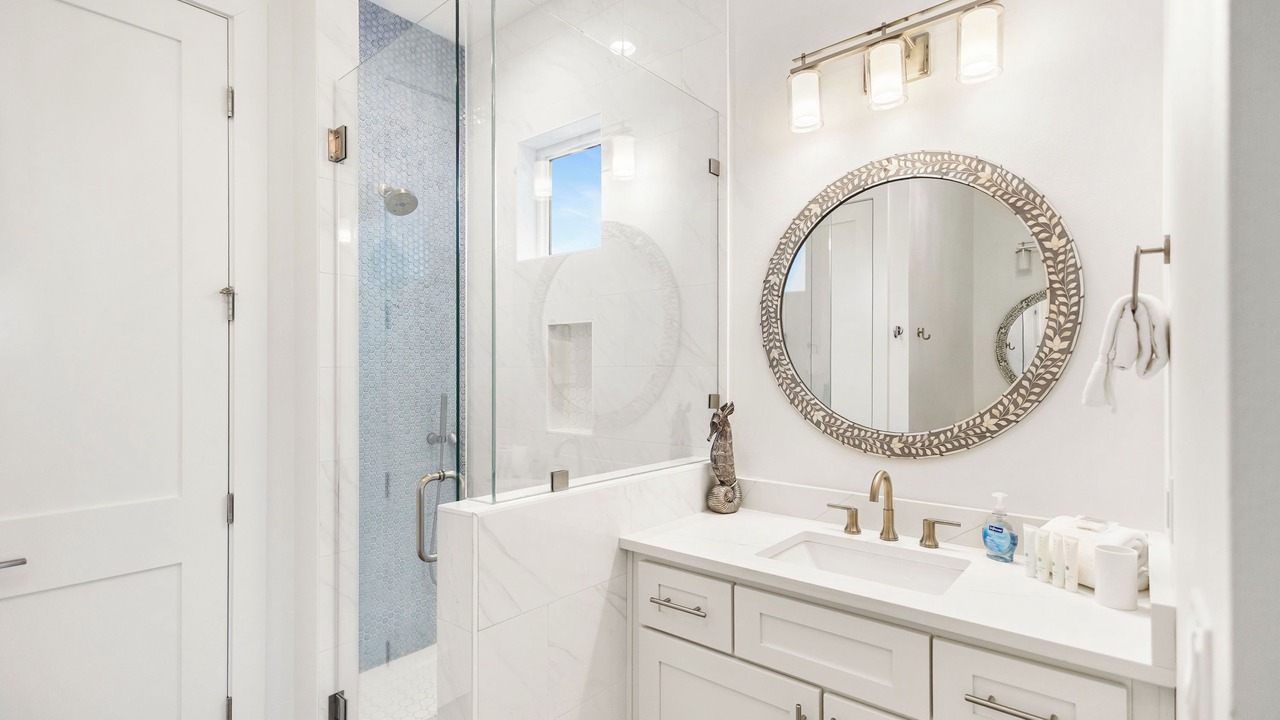 Photo of Bathroom in Gulfview Heights