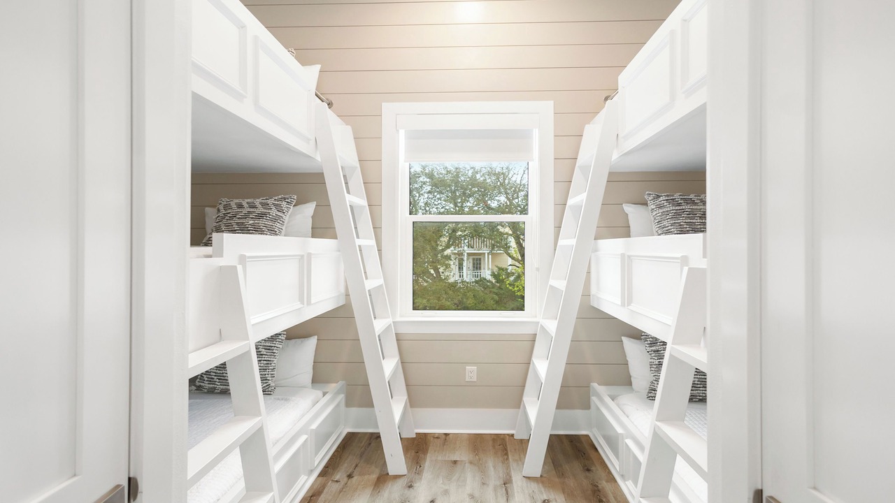 Photo of Bedroom in Gulfview Heights