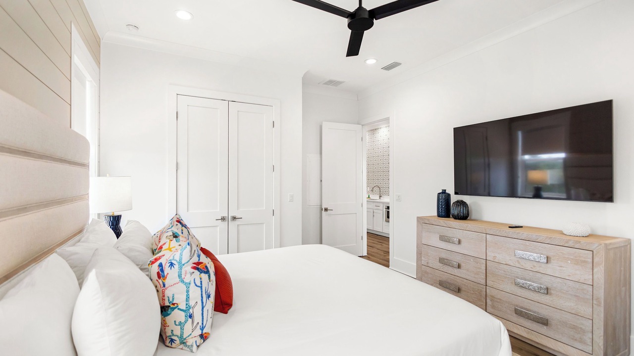 Photo of Bedroom in Gulfview Heights