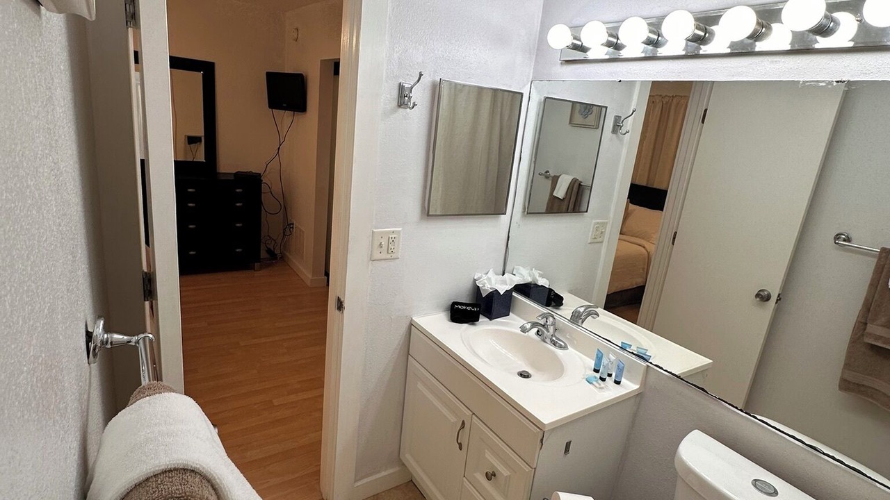 Photo of Bathroom in Oakford Park