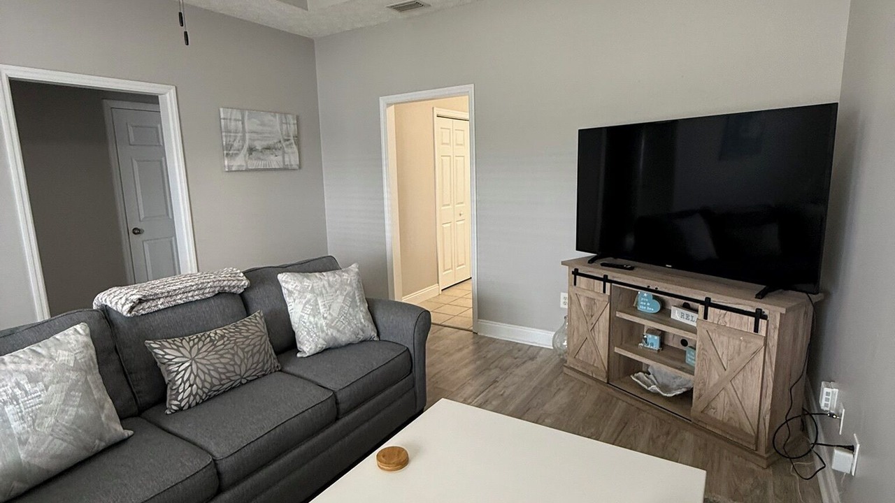 Photo of Livingroom in Upper Grand Lagoon