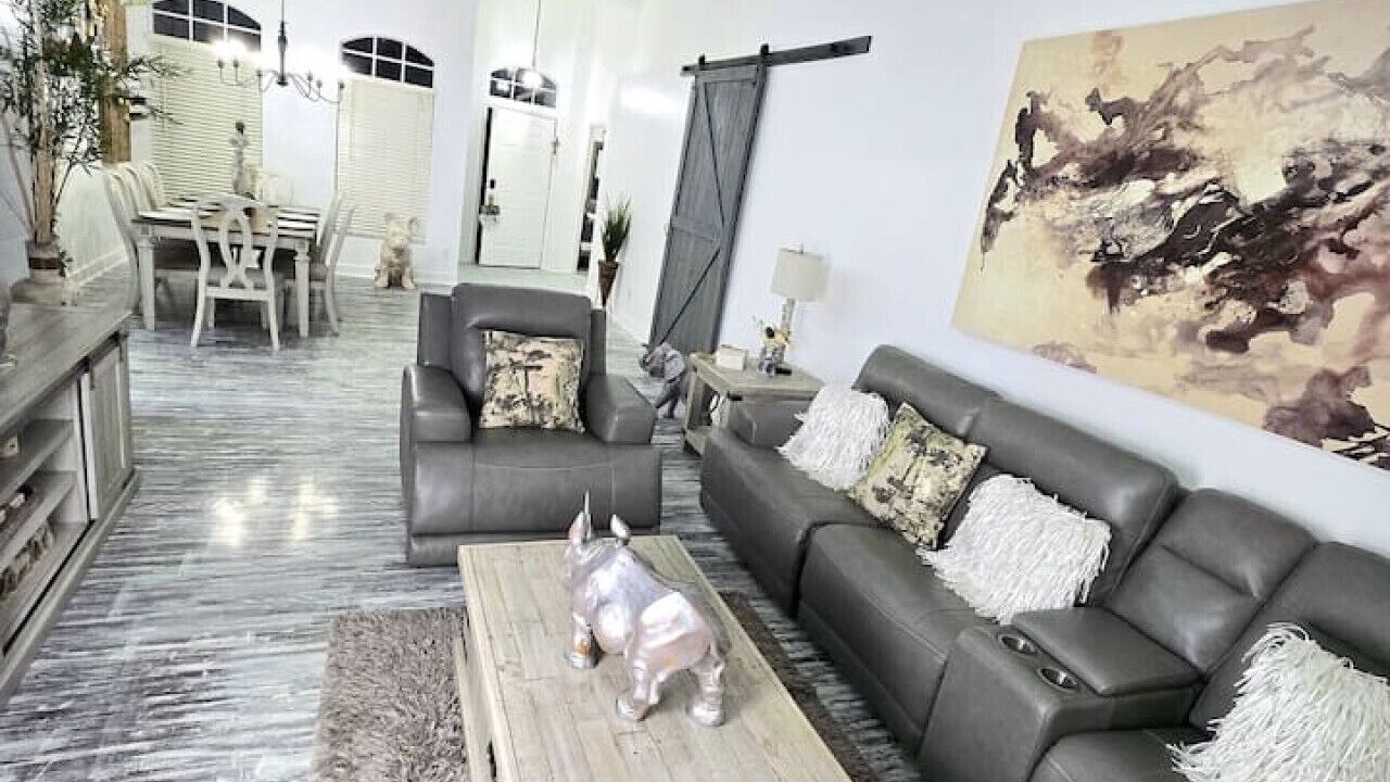 Photo of Livingroom in Wesley Chapel