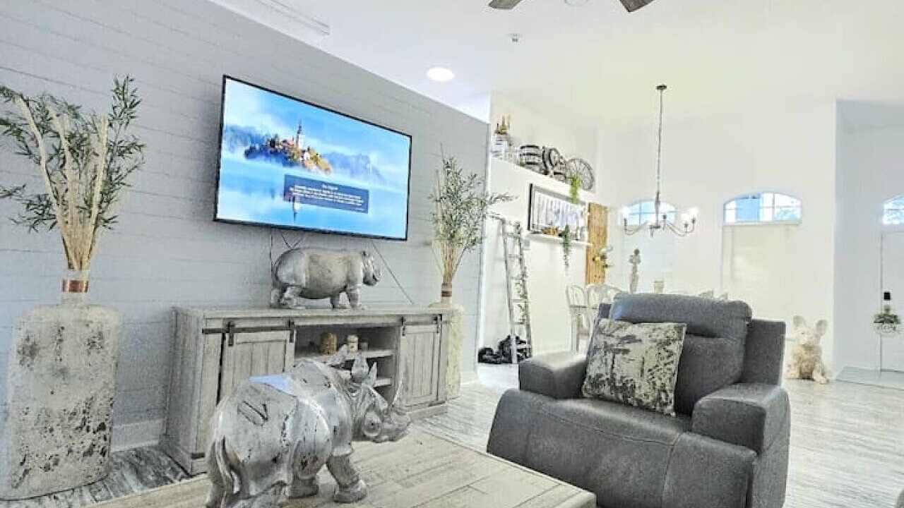Photo of Livingroom in Wesley Chapel