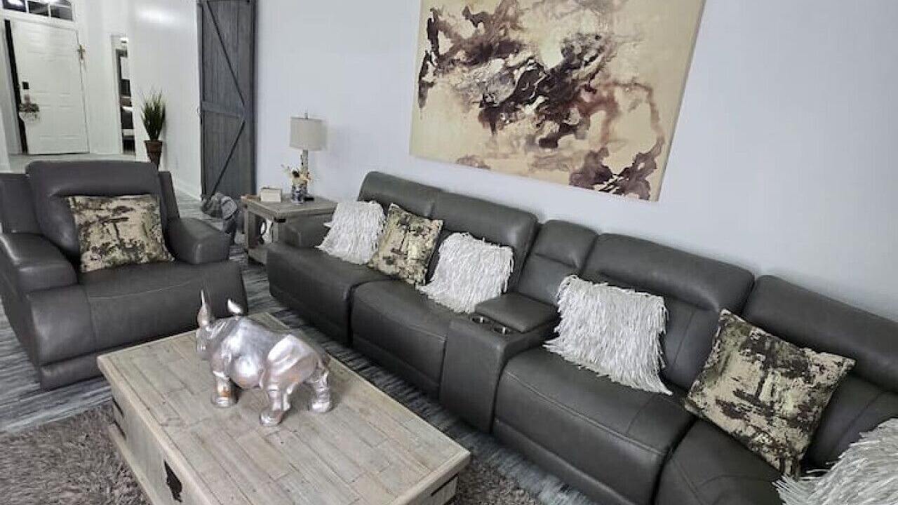 Photo of Livingroom in Wesley Chapel