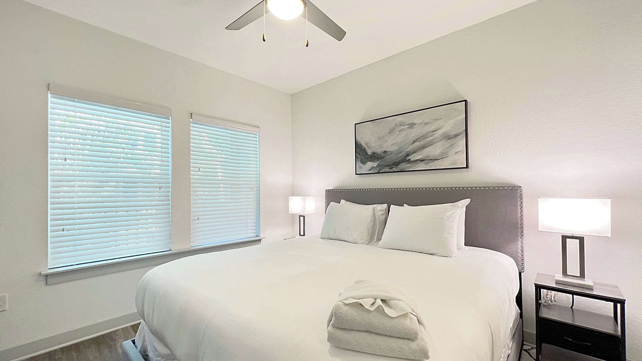 Photo of Bedroom in Carver City - Lincoln Gardens