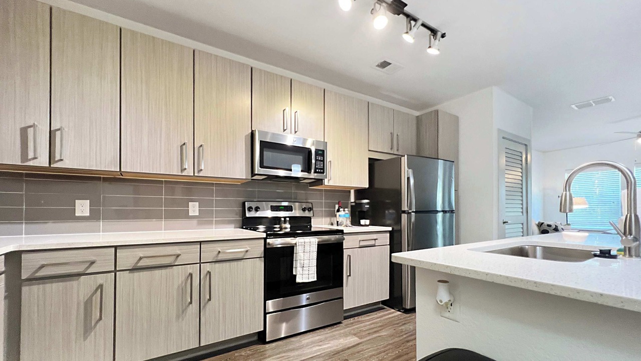 Photo of Kitchen in Carver City - Lincoln Gardens