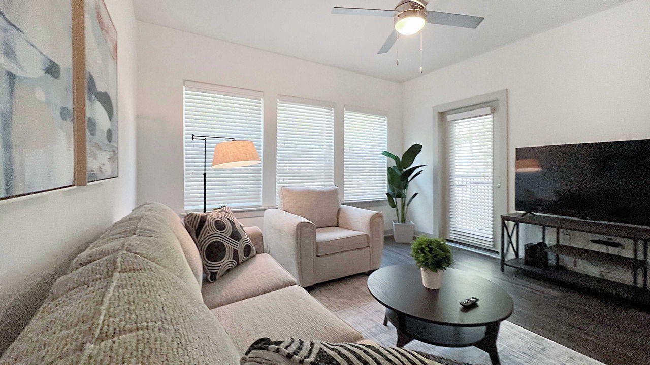 Photo of Livingroom in Carver City - Lincoln Gardens