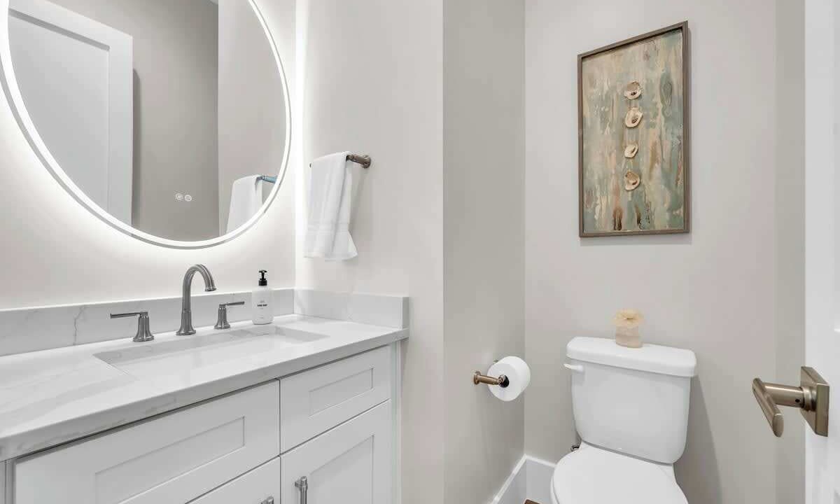 Photo of Bathroom in Gulfview Heights