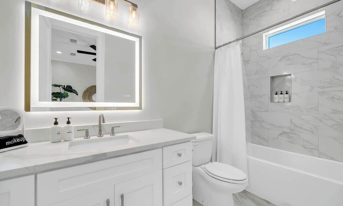 Photo of Bathroom in Gulfview Heights