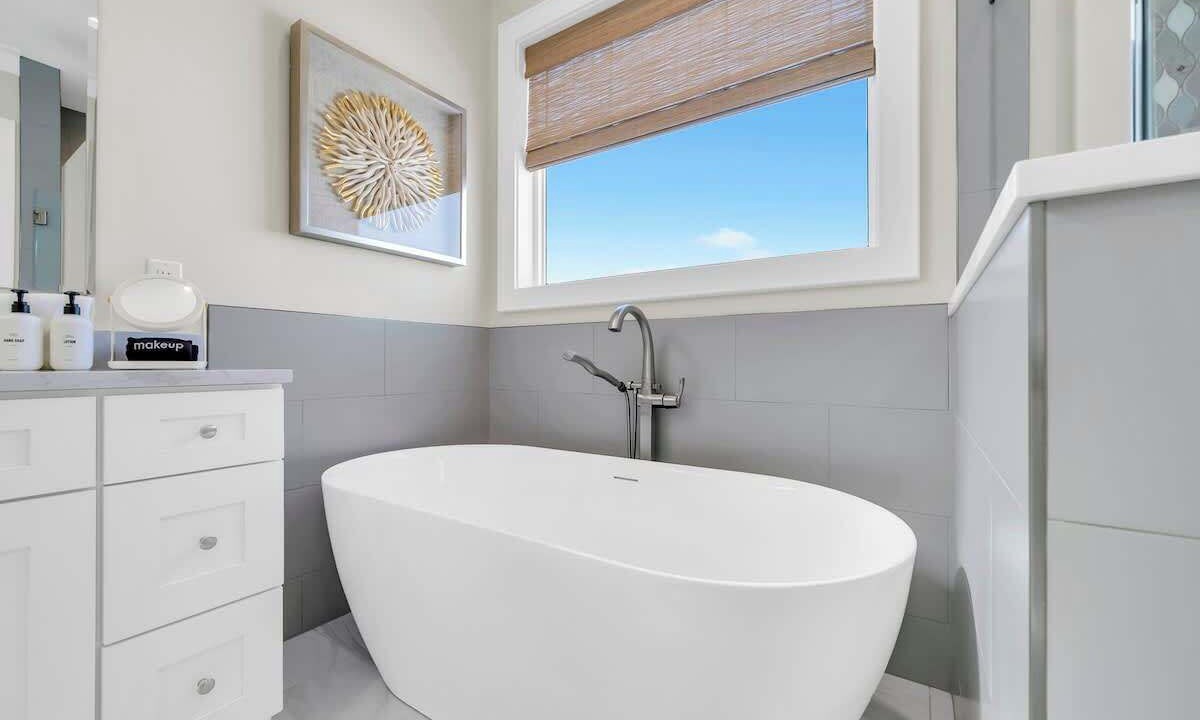 Photo of Bathroom in Gulfview Heights