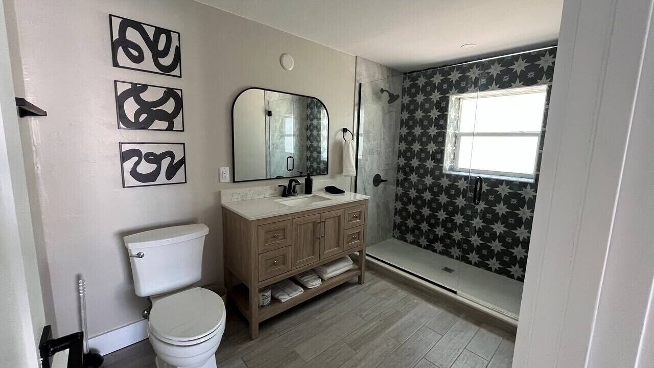 Photo of Bathroom in Mid Island
