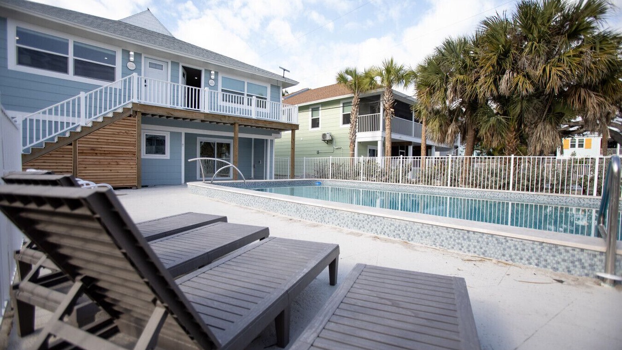 Photo of Outdoor in Mid Island